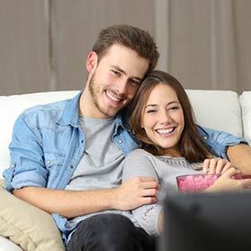 L’emploi et l’absence du trait d’union sont justes dans : « Depuis que nous formons un couple, chez toi, c’est comme mon chez-moi. »