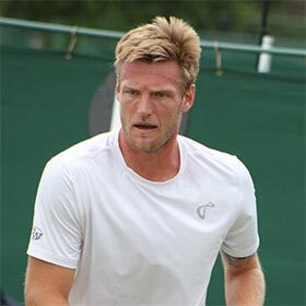 Samuel Groth a réussi un service à 263 km/h (163,42 mi/h).