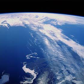 The polar jet stream in the northern hemisphere moves at an average speed of 37.25 mph (60 km/h).
