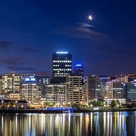 La ville de Wellington est la capitale située le plus au sud.