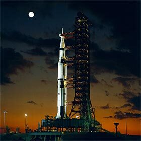 The Saturn V rocket weighed 30 tons.