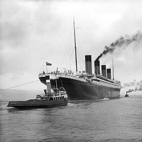Le Titanic n’a pas été baptisé avec une bouteille, mais avec 100 bouteilles de champagne.