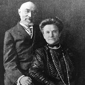 The wife of the owner of Macy’s stores refused to abandon her husband.
