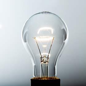 Dans « une ampoule de 100 watt », le mot « watt » est invariable.