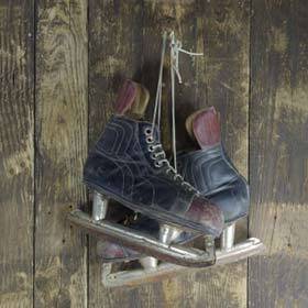 Accrocher ses patins, c’est prendre sa retraite.