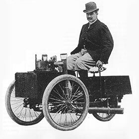 La «De Dion Bouton & Trépardoux, Dos-à-Dos Steam Runabout», construite en 1884, fonctionne encore.