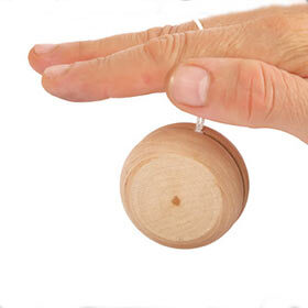 Le verbe yoyoter signifie « jouer au yoyo ».