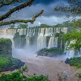The Iguazú Falls straddle the border between Brazil and Chile.