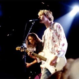 The grunge movement first appeared in the bars of Harlem in New York.