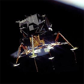 L’ordinateur du module lunaire Eagle avait une mémoire vive (RAM) de seulement 4 kilobits.