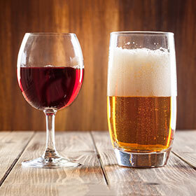 La bière contient moins de calories que le vin.
