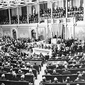 C’est Franklin D. Roosevelt qui a dit : « Hier, 7 décembre 1941 — une date qui restera marquée par l’infamie... »