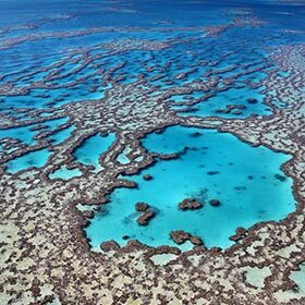 La Grande Barrière de corail est visible de l’espace.