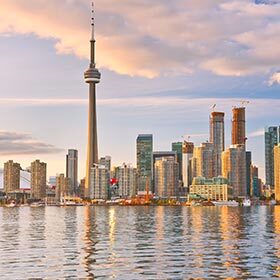Toronto est la capitale du Canada.
