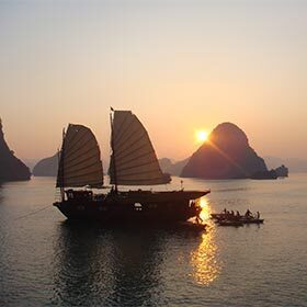 La baie d’Ha-Long compte environ 250 îles.