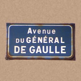 En France, il y a plus de rues nommées « De Gaulle » que de rues « De l’Église ».
