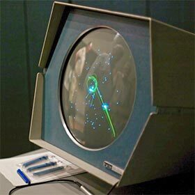 Spacewar, un des premiers jeux vidéo, a été développé dans le but de tester les stratégies militaires du Pentagone.