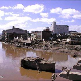 L’ouragan Mitch dévasta La Nouvelle-Orléans en octobre 1998.