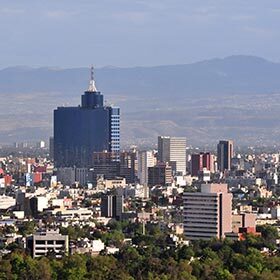 La population de Mexico est passée d’environ 500 000 à 20 millions d’habitants en 100 ans.