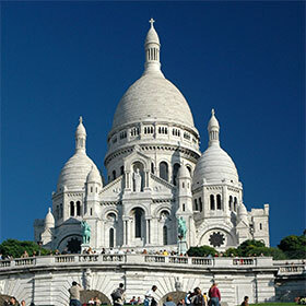 La Basilique du Sacré-Cœur à Paris a été fortement endommagée durant la Seconde Guerre mondiale.