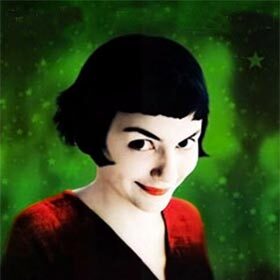 Dans le film Le Fabuleux Destin d’Amélie Poulain, Nino Quincampoix collectionne les photos d’identité jetées dans les cabines Photomaton.
