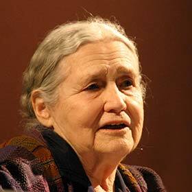 La Britannique Doris Lessing est la première femme anglophone à avoir remporté le prix Nobel de littérature.