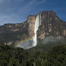 The world’s tallest waterfalls are located in Venezuela.