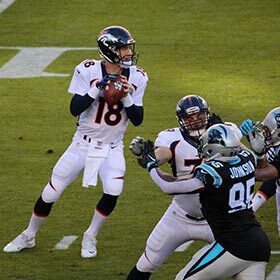 Peyton Manning détient le record de la plus longue passe de touché, 85 verges, dans un match du Super Bowl.