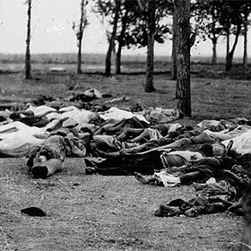 Environ un million d’Arméniens sont morts dans des camps d’extermination.