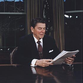 In 1983, against all odds, U.S. president Ronald Reagan realized his ambitious space shield program.
