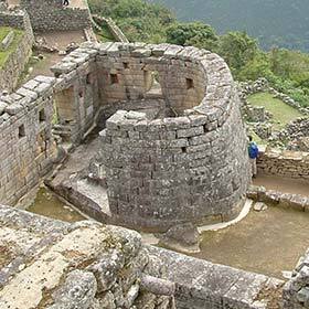 Durant les tremblements de terre, le Machu Picchu danse.