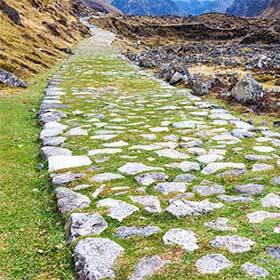 Même si les Incas avaient développé un système routier impressionnant, ils ne connaissaient pas la roue.