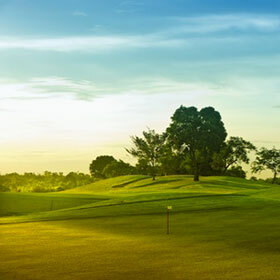 La plupart des parcours de golf ont une normale (un par) comprise entre 67 et 70.