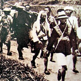 Durant les années 1930 et 1940, la Chine était déchirée par une guerre civile et une guerre d’occupation.