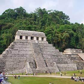 Palenque is the tomb of Emperor Huayna Cápac.